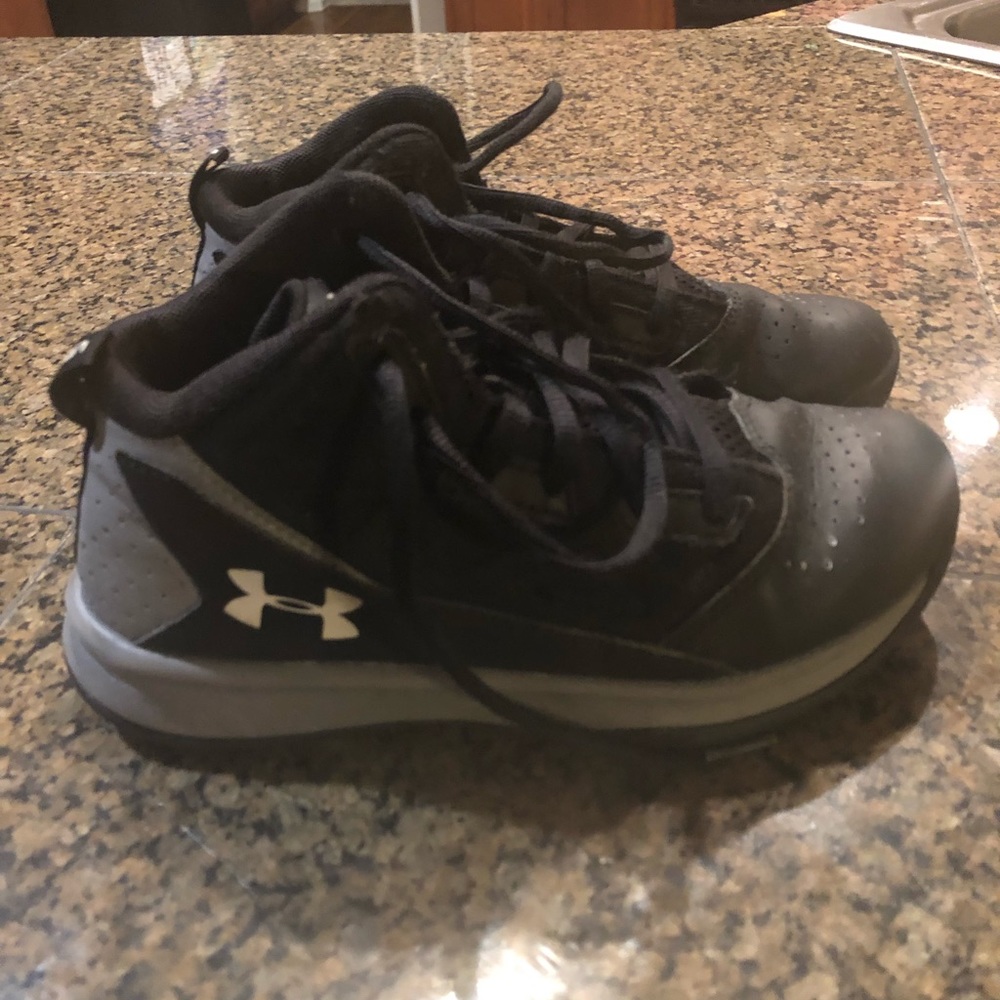 Boys shoes